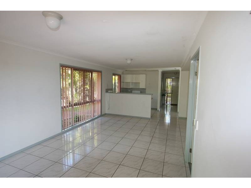 7 Thistle Street, Regents Park QLD 4118