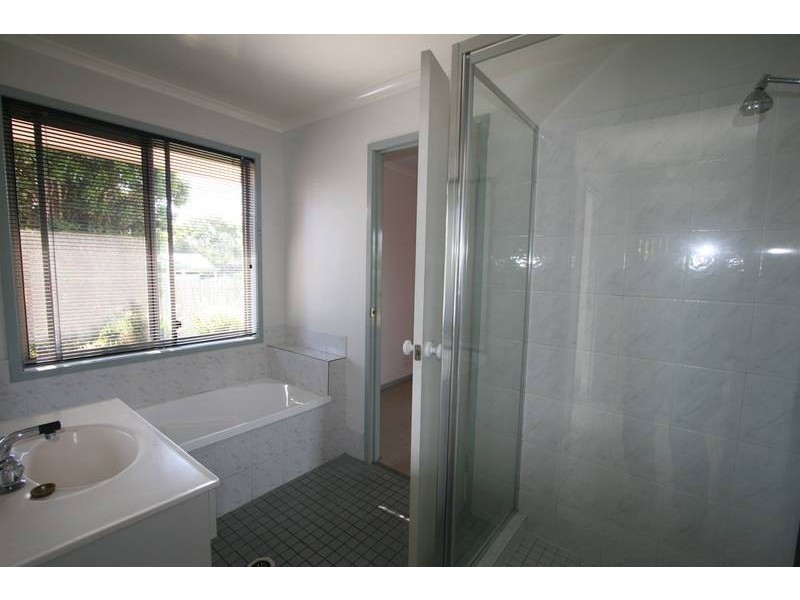 7 Thistle Street, Regents Park QLD 4118