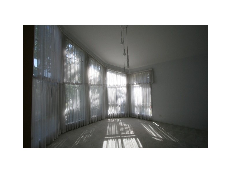 1 Ellesmere Place, Parkinson QLD 4115