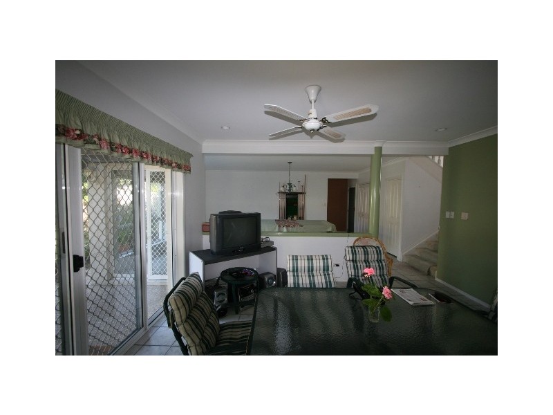 1 Ellesmere Place, Parkinson QLD 4115