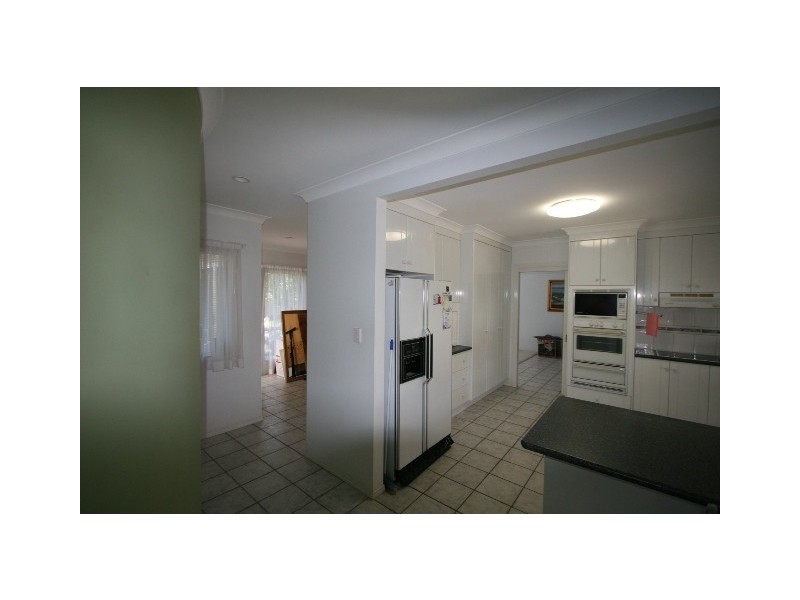 1 Ellesmere Place, Parkinson QLD 4115