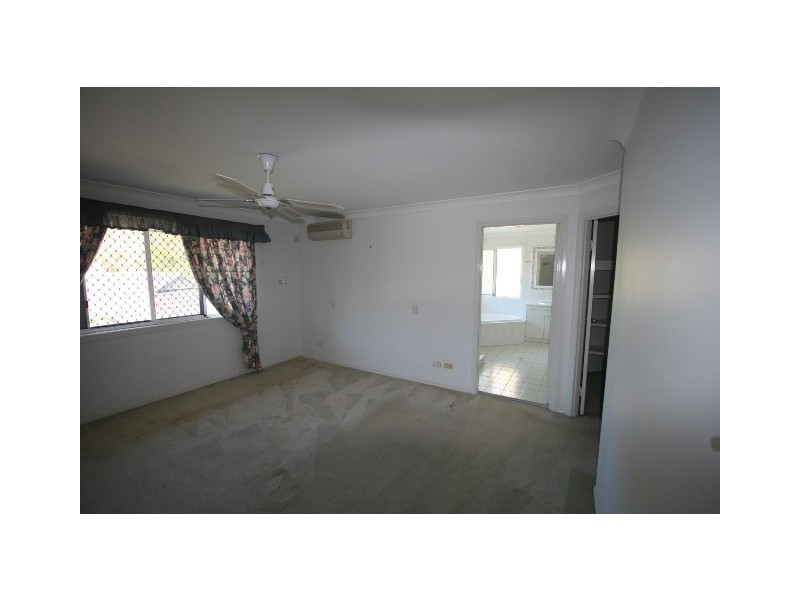 1 Ellesmere Place, Parkinson QLD 4115