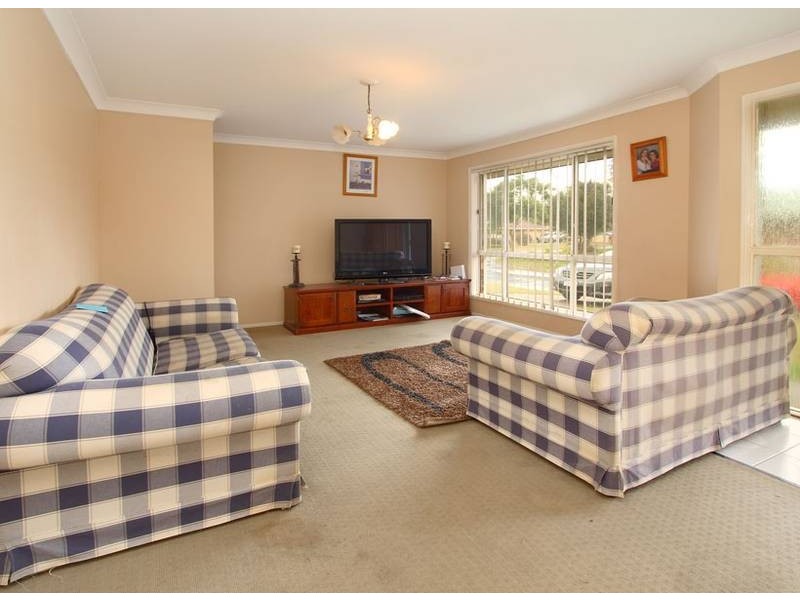 38 Bottlebrush Drive, Regents Park QLD 4118