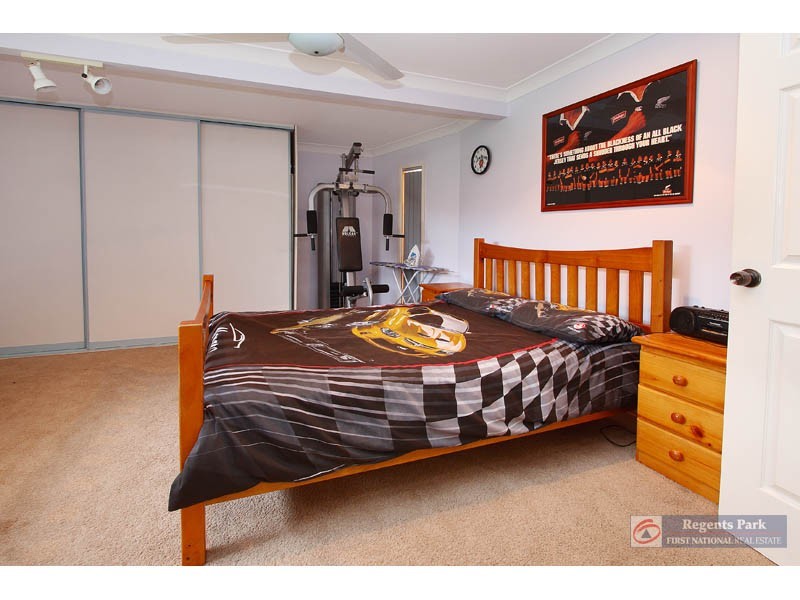 30 COLISA CR,, Regents Park QLD 4118