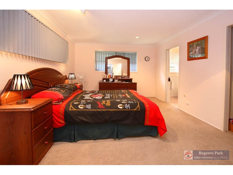 30 COLISA CR,, Regents Park QLD 4118