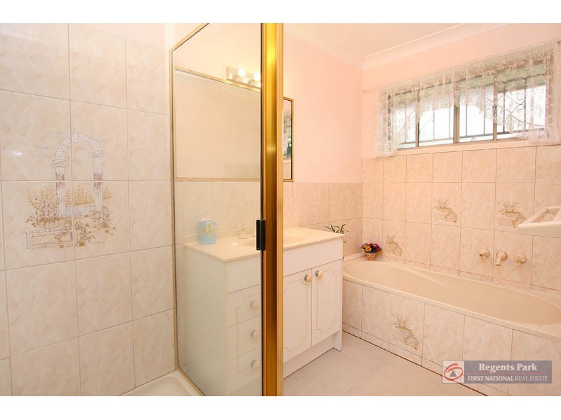 30 COLISA CR,, Regents Park QLD 4118