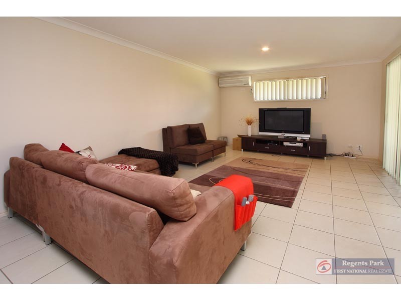 54 Lockyer Place, Crestmead QLD 4132