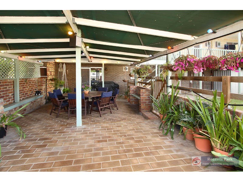 Regents Park QLD 4118