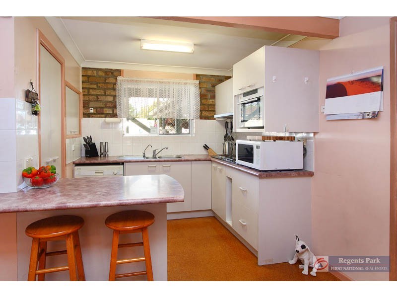 Regents Park QLD 4118