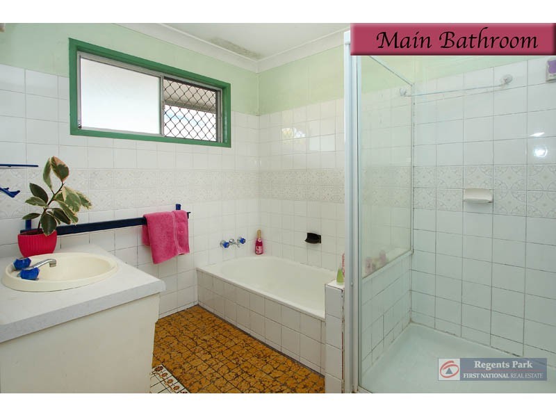 Regents Park QLD 4118