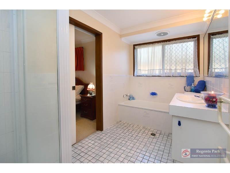 Regents Park QLD 4118