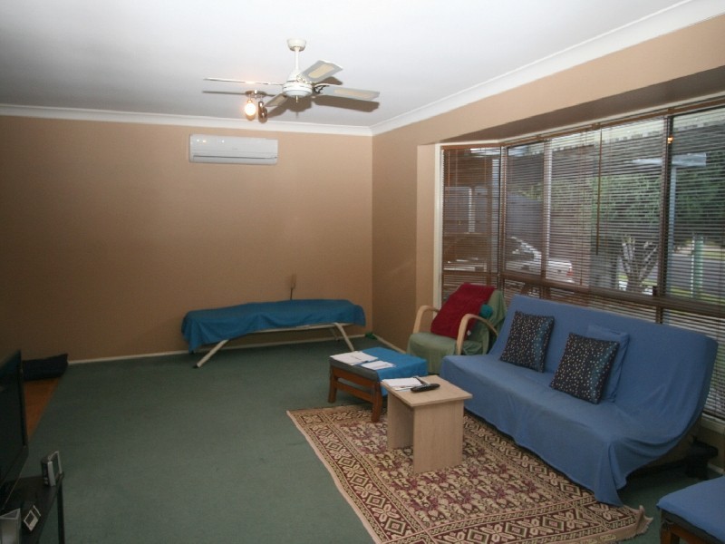 5 Cresthill Avenue, Regents Park QLD 4118