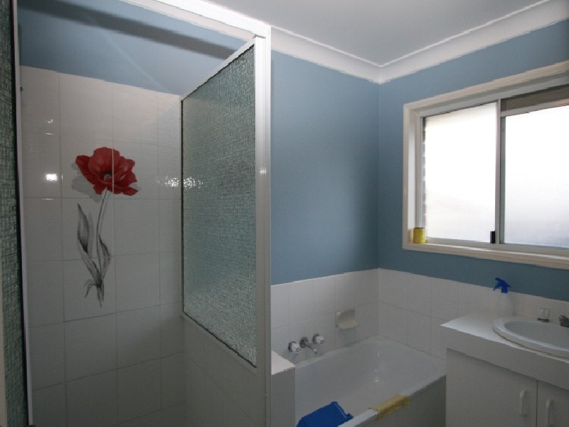 5 Cresthill Avenue, Regents Park QLD 4118