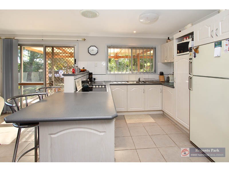 Regents Park QLD 4118