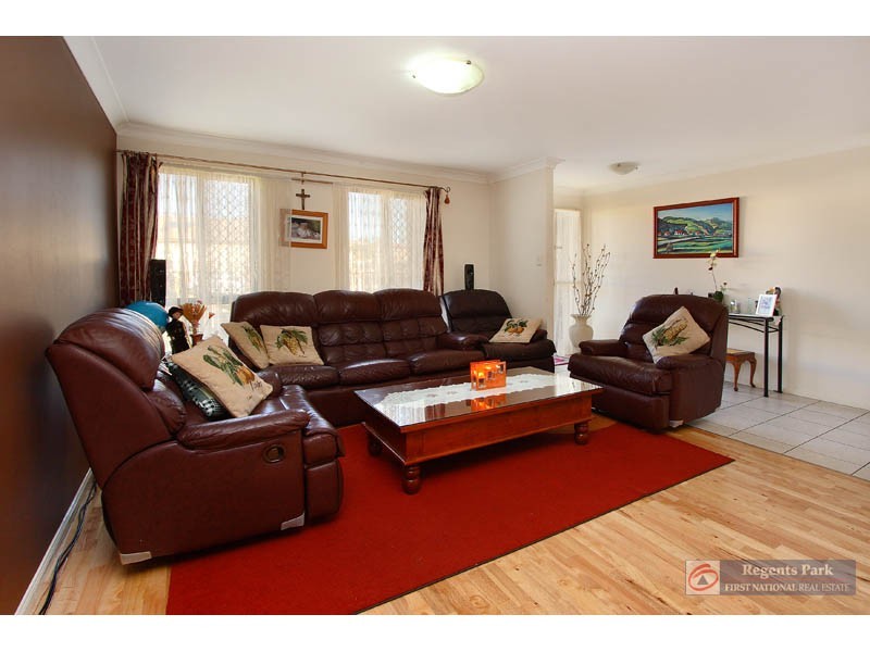 12 Cornell Close, Regents Park QLD 4118