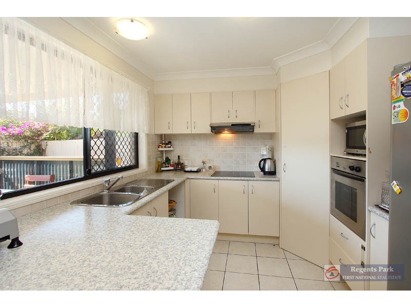 12 Cornell Close, Regents Park QLD 4118