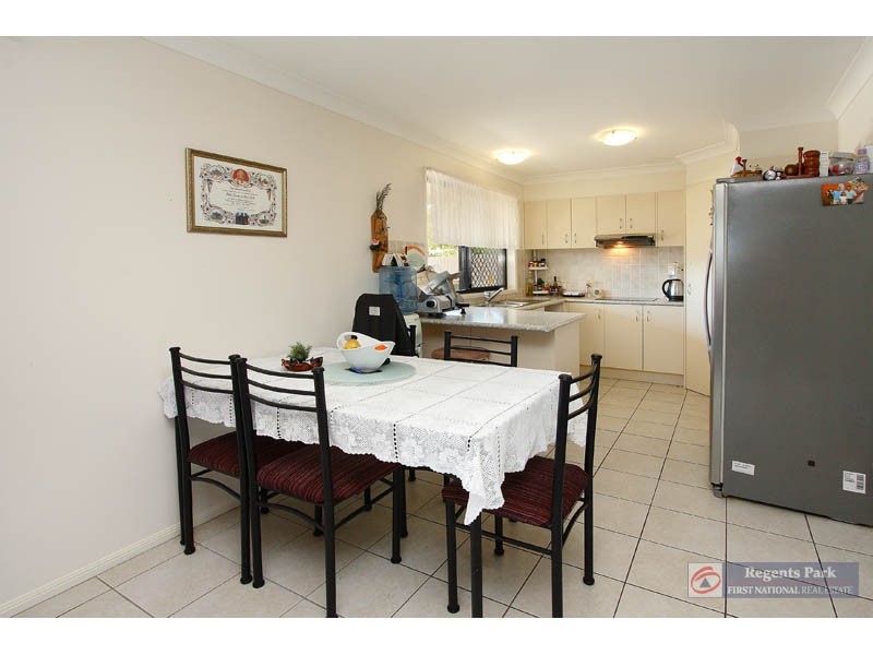 12 Cornell Close, Regents Park QLD 4118