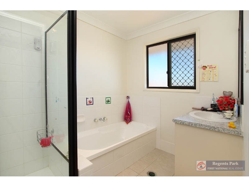 12 Cornell Close, Regents Park QLD 4118