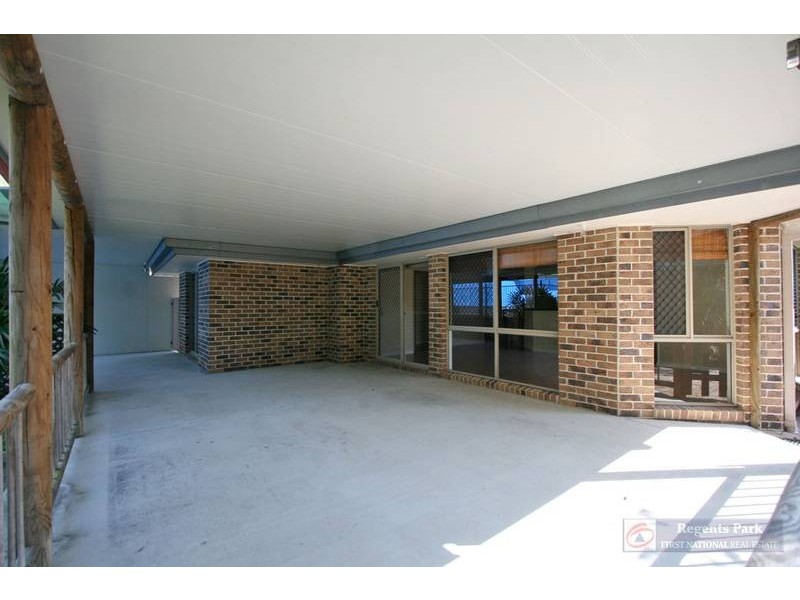 10 Itea Ct, Regents Park QLD 4118