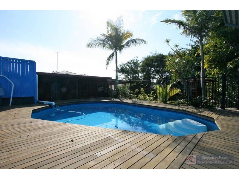 10 Itea Ct, Regents Park QLD 4118