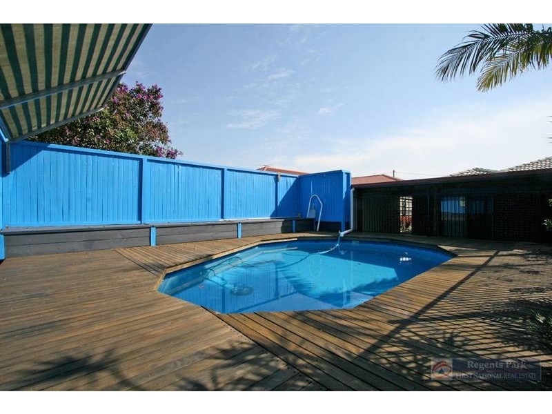 10 Itea Ct, Regents Park QLD 4118