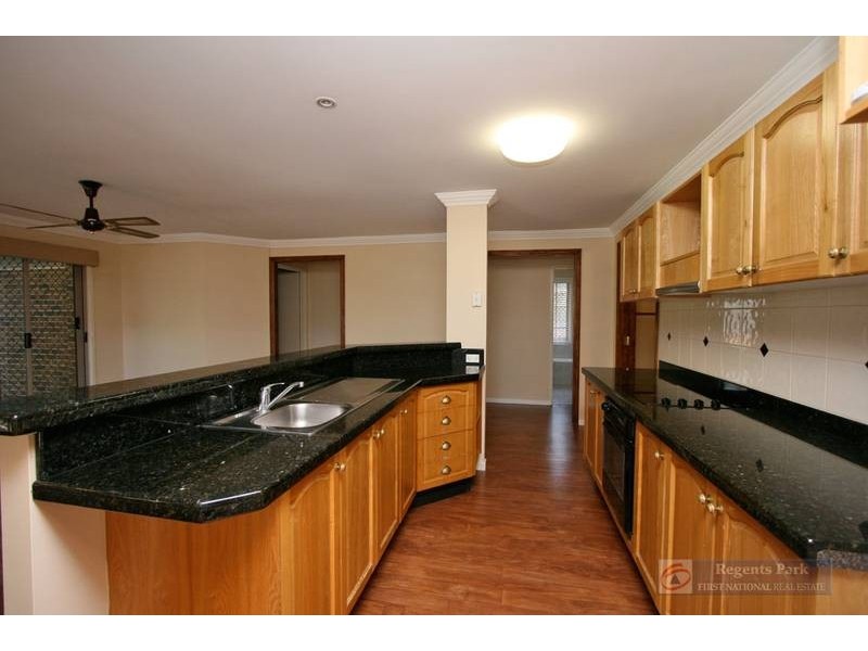 10 Itea Ct, Regents Park QLD 4118