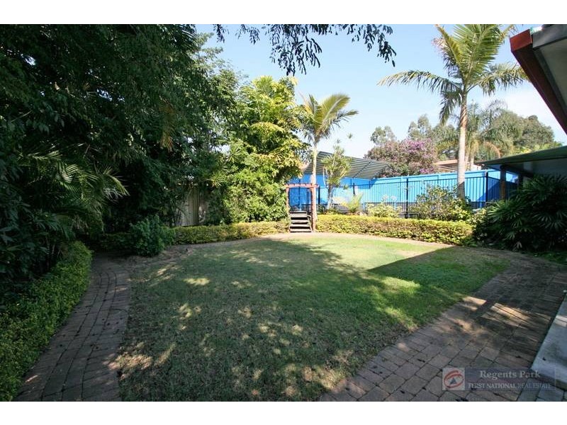 10 Itea Ct, Regents Park QLD 4118