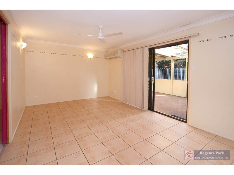 5 Flinders Cr, Boronia Heights QLD 4124