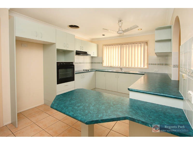 5 Flinders Cr, Boronia Heights QLD 4124