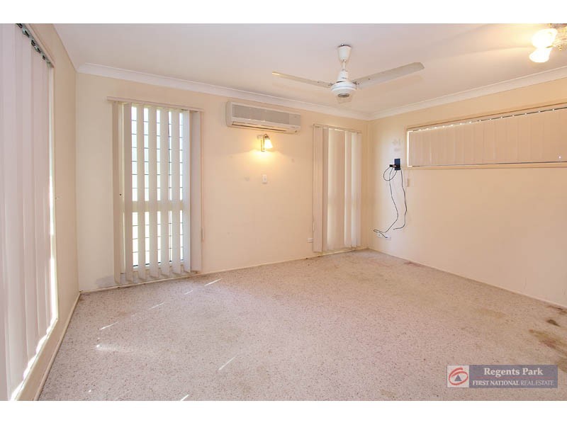 5 Flinders Cr, Boronia Heights QLD 4124