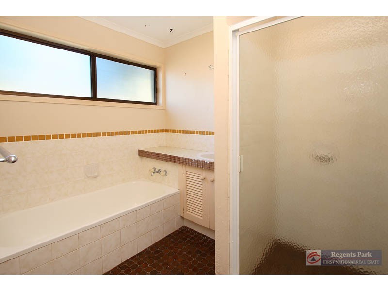 5 Flinders Cr, Boronia Heights QLD 4124