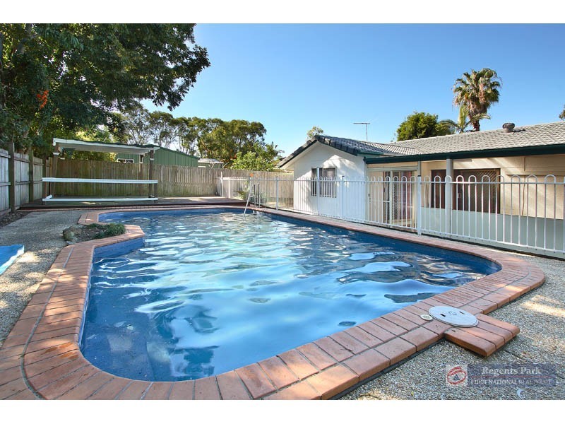 5 Flinders Cr, Boronia Heights QLD 4124