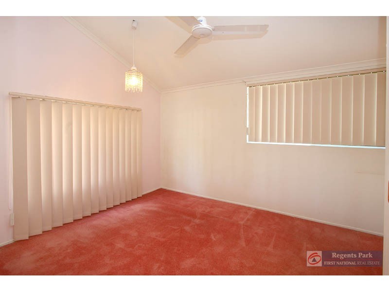 5 Flinders Cr, Boronia Heights QLD 4124