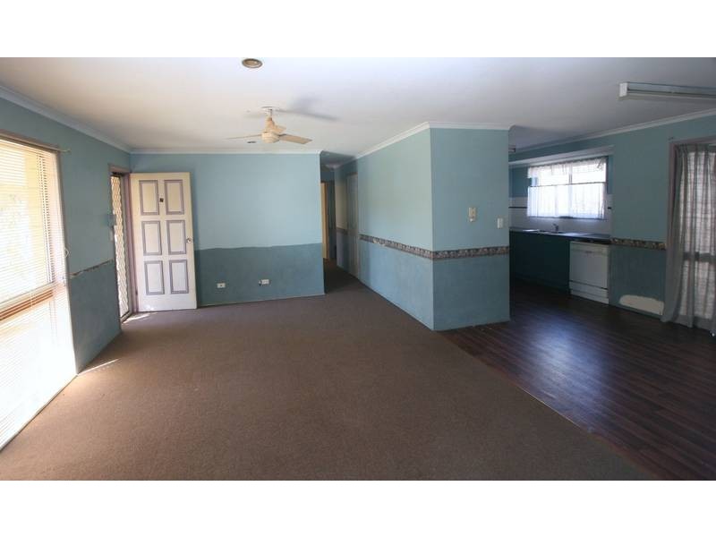 2 Dunblane Dr, Boronia Heights QLD 4124