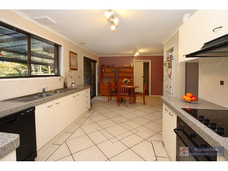 Hillcrest QLD 4118