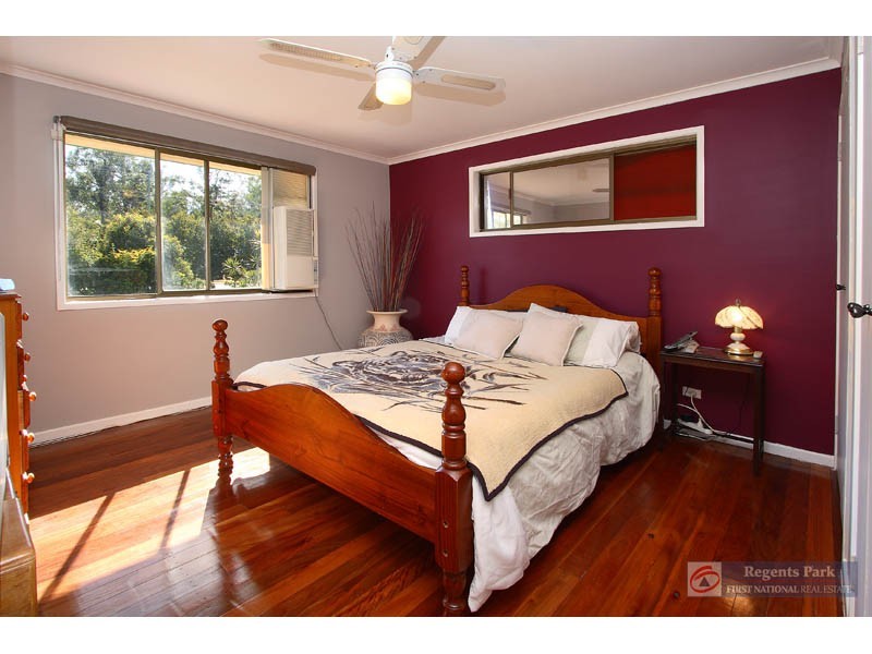 Hillcrest QLD 4118