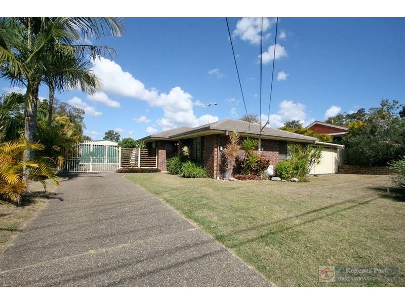 27 Dorachus Drive, Regents Park QLD 4118