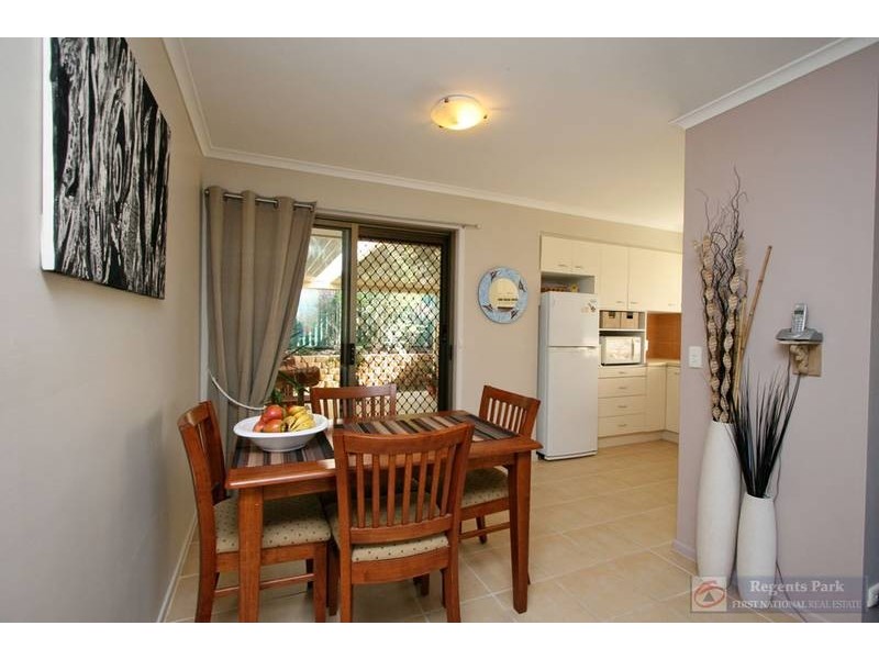 27 Dorachus Drive, Regents Park QLD 4118