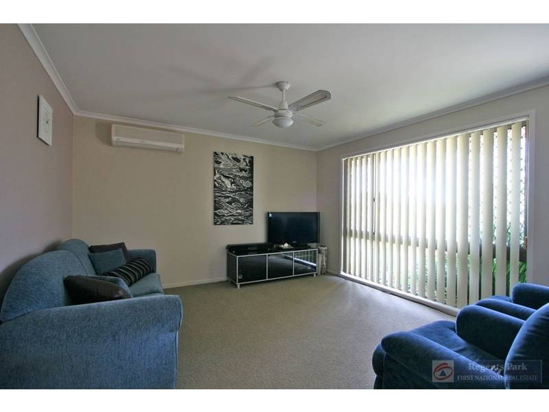 27 Dorachus Drive, Regents Park QLD 4118