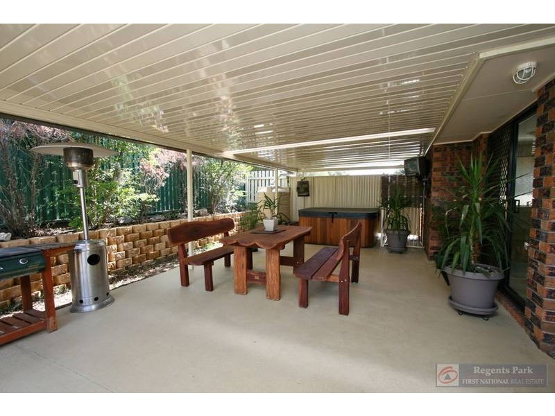 27 Dorachus Drive, Regents Park QLD 4118