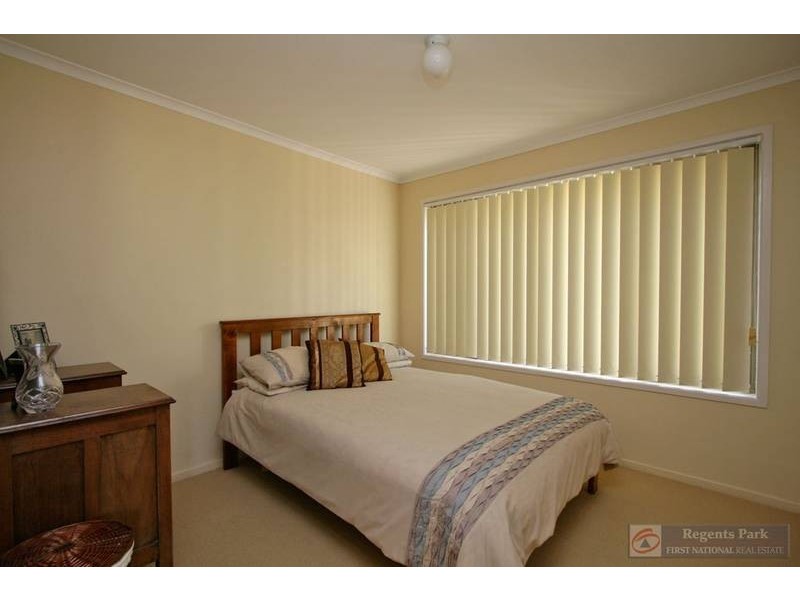 27 Dorachus Drive, Regents Park QLD 4118