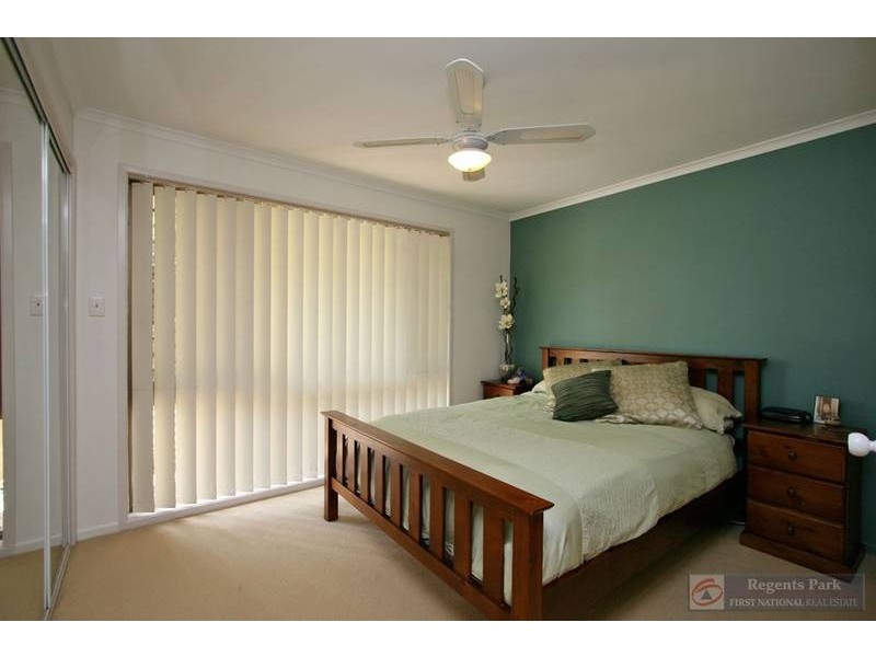 27 Dorachus Drive, Regents Park QLD 4118