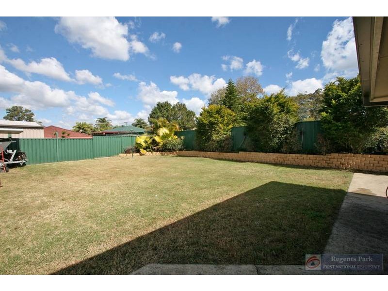 27 Dorachus Drive, Regents Park QLD 4118