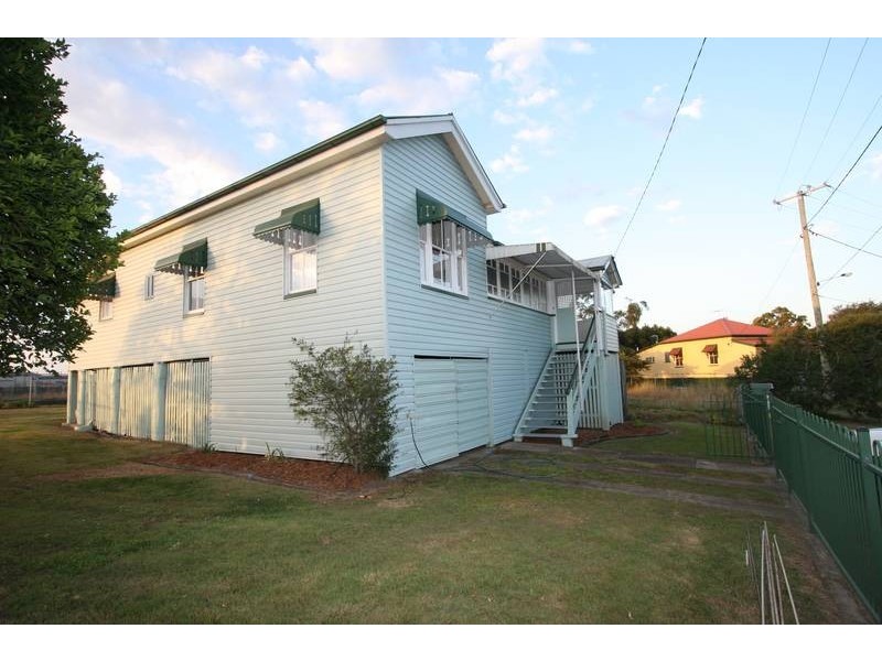 02 BRIDGE STREET, Redbank QLD 4301