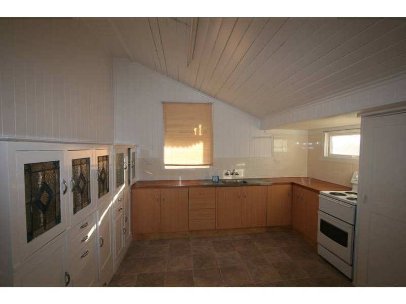 02 BRIDGE STREET, Redbank QLD 4301