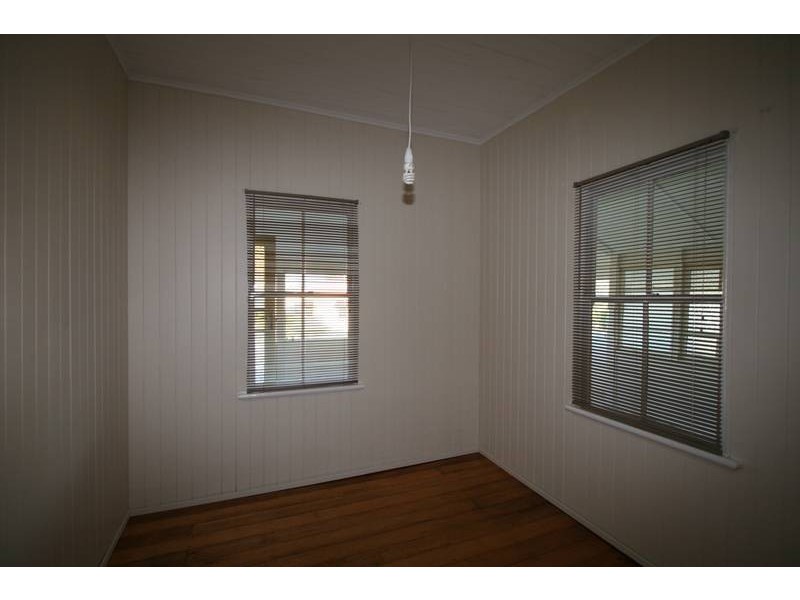 02 BRIDGE STREET, Redbank QLD 4301