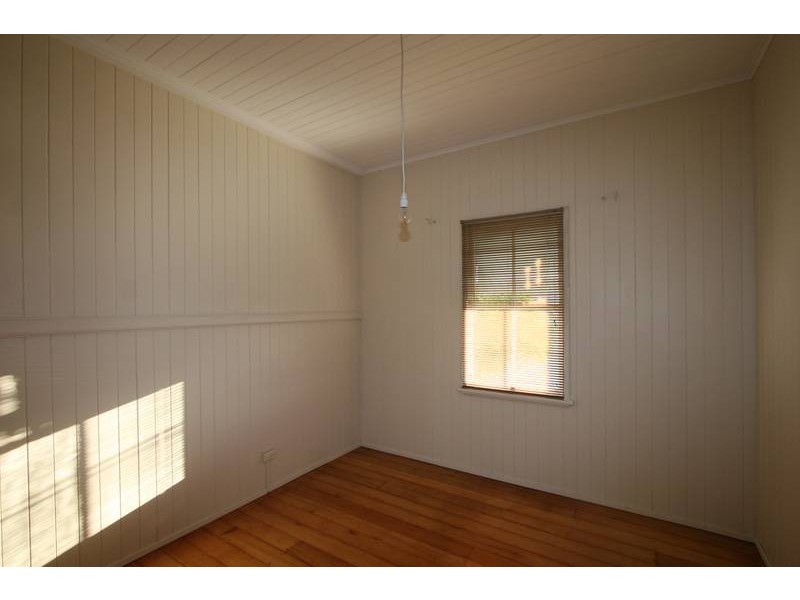 02 BRIDGE STREET, Redbank QLD 4301