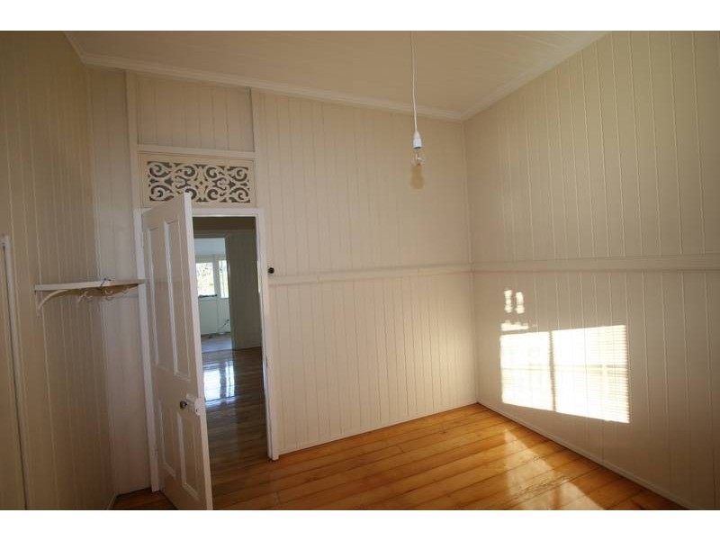 02 BRIDGE STREET, Redbank QLD 4301