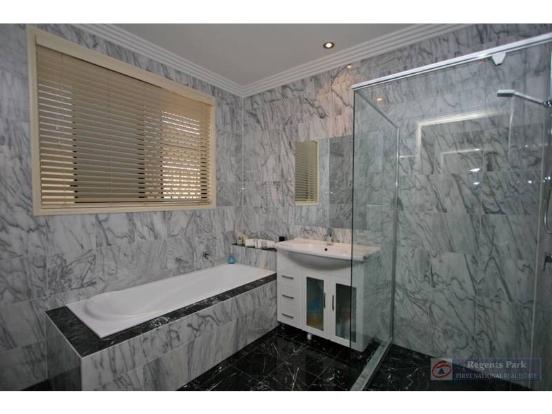Regents Park QLD 4118