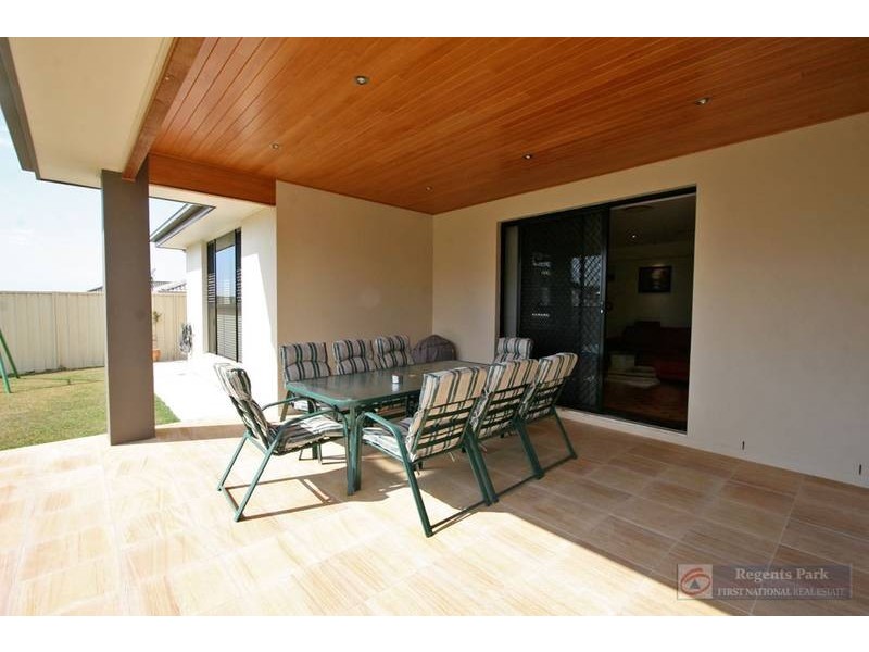 Regents Park QLD 4118